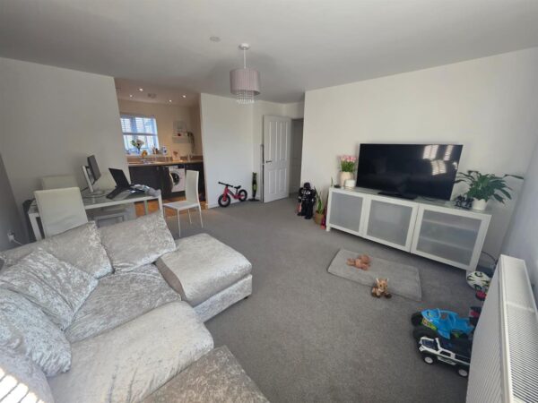 Holdenby Drive, Priors Hall Park