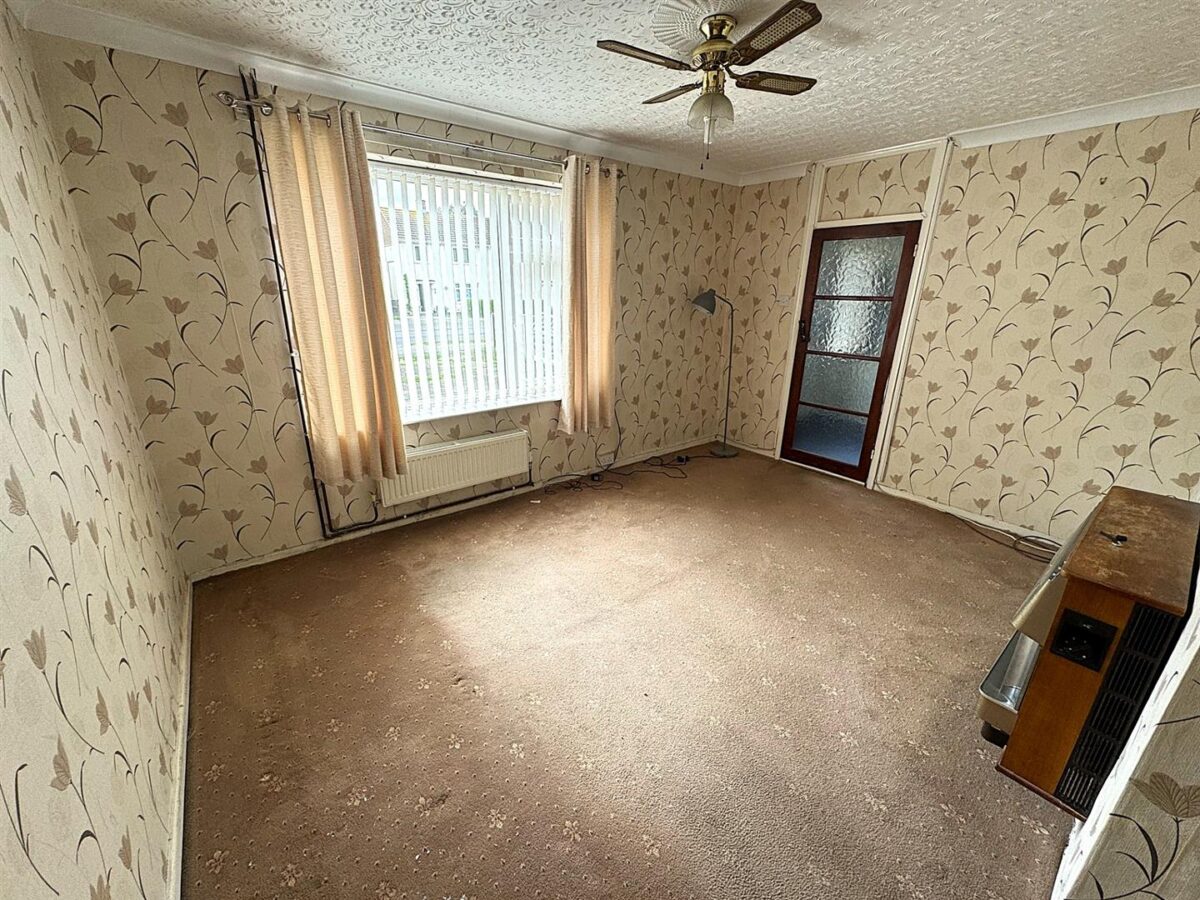 Willow Brook Road, Corby