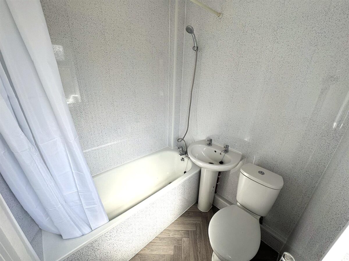 Springfield Grove, Corby