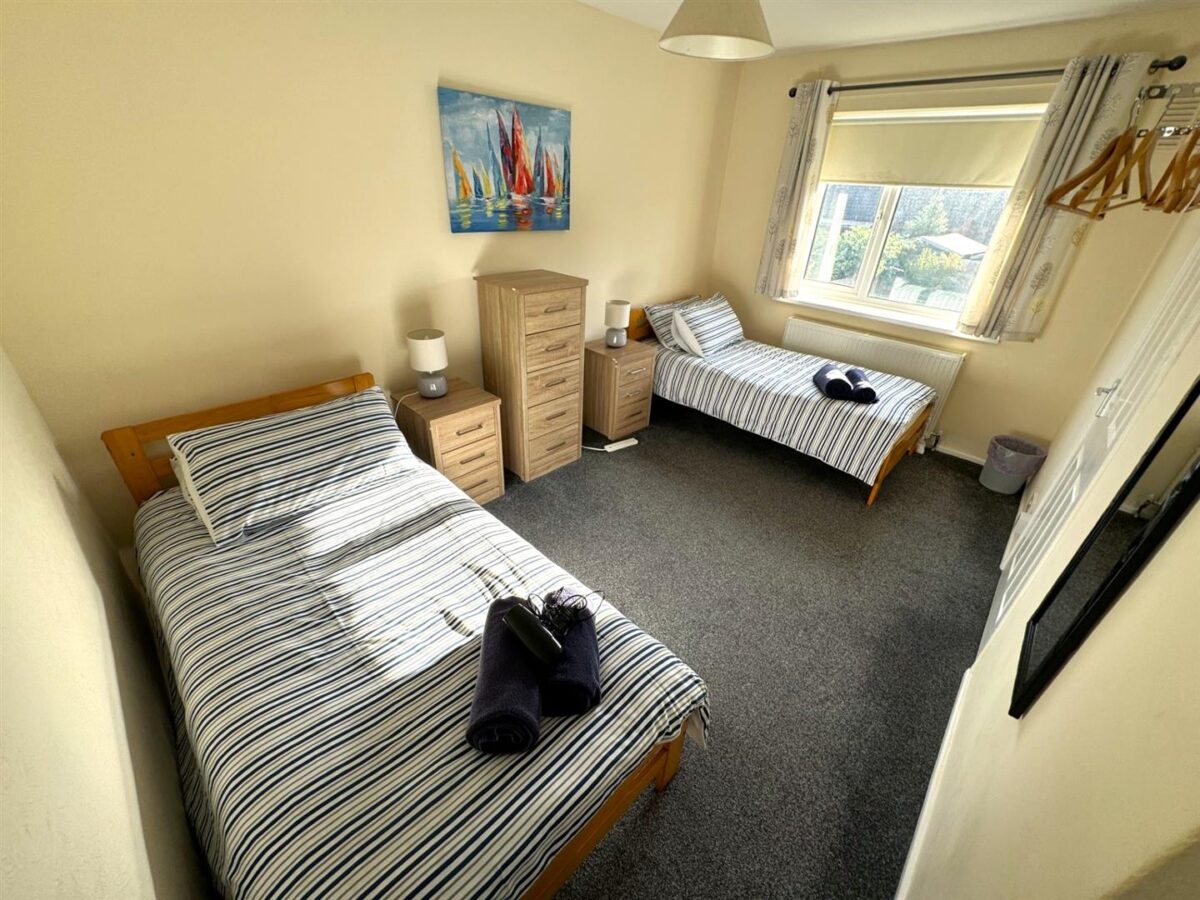 Willow Brook Road, Corby