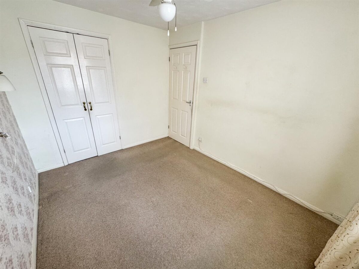 Tay Close, Corby