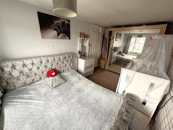 Grantham Walk, Corby