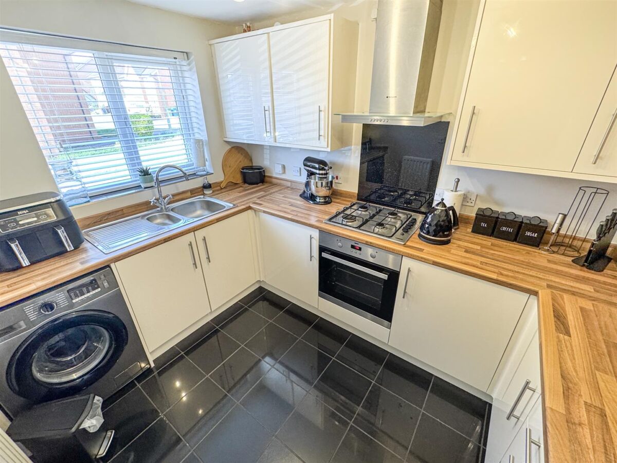 Violet Close, Corby