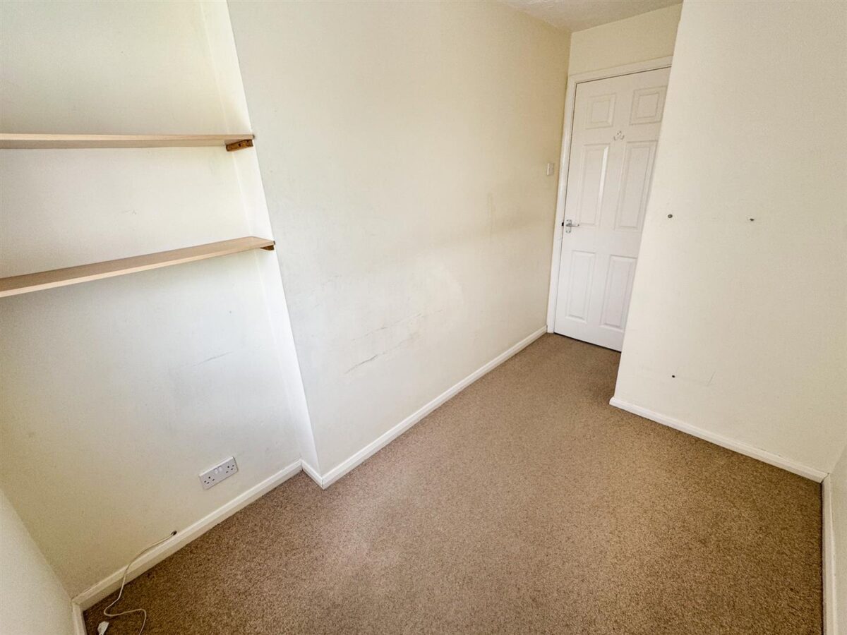 Tay Close, Corby
