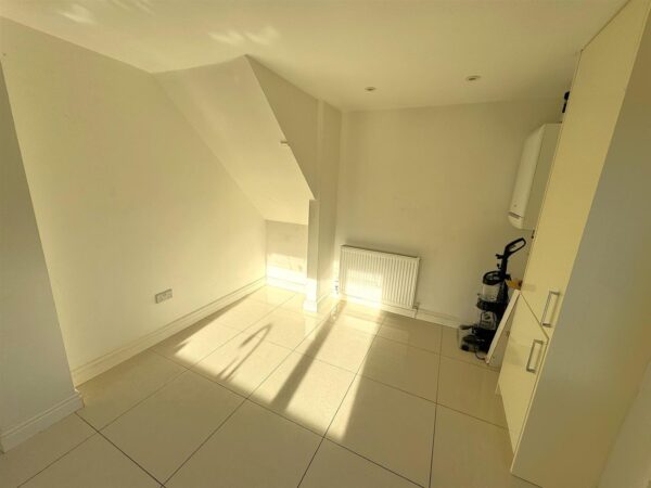 Cam Close, Corby
