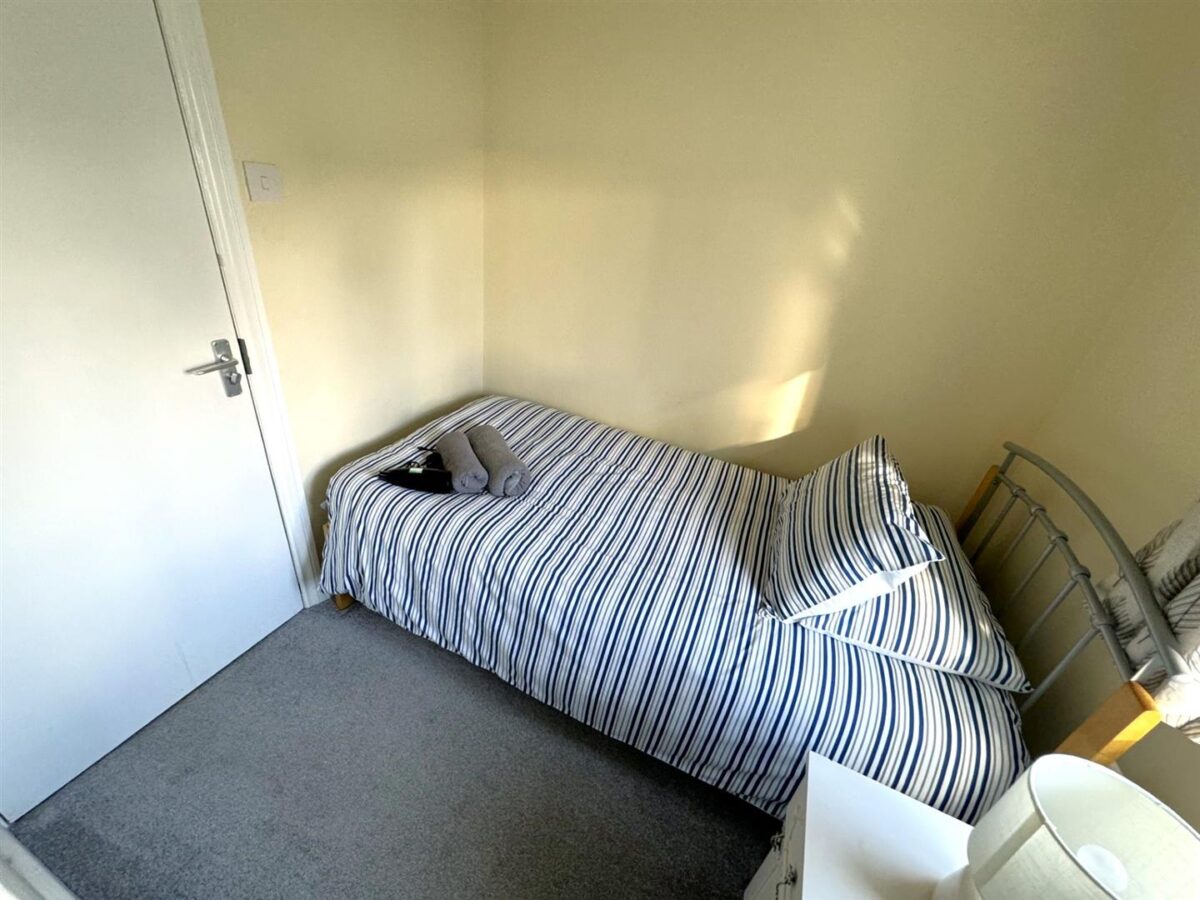 Shetland Way, Corby