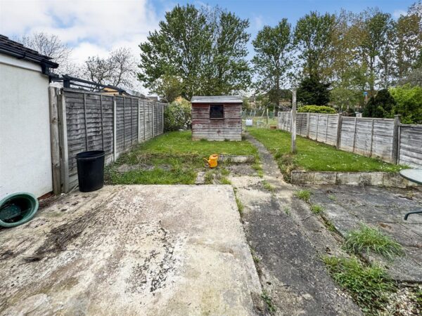 Willow Brook Road, Corby