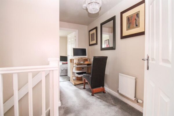 Fieldfare Close, Corby
