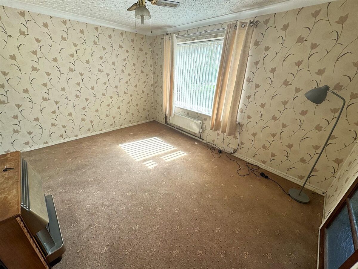 Willow Brook Road, Corby