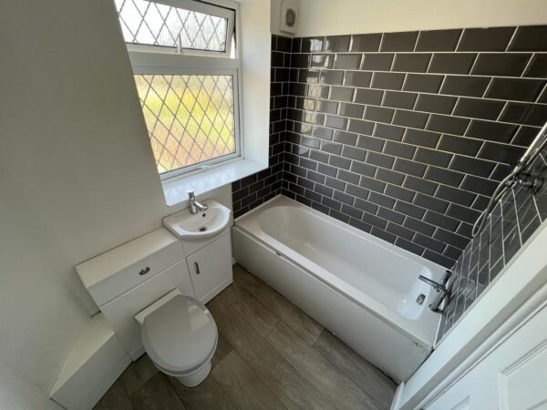 Willow Brook Road, Corby