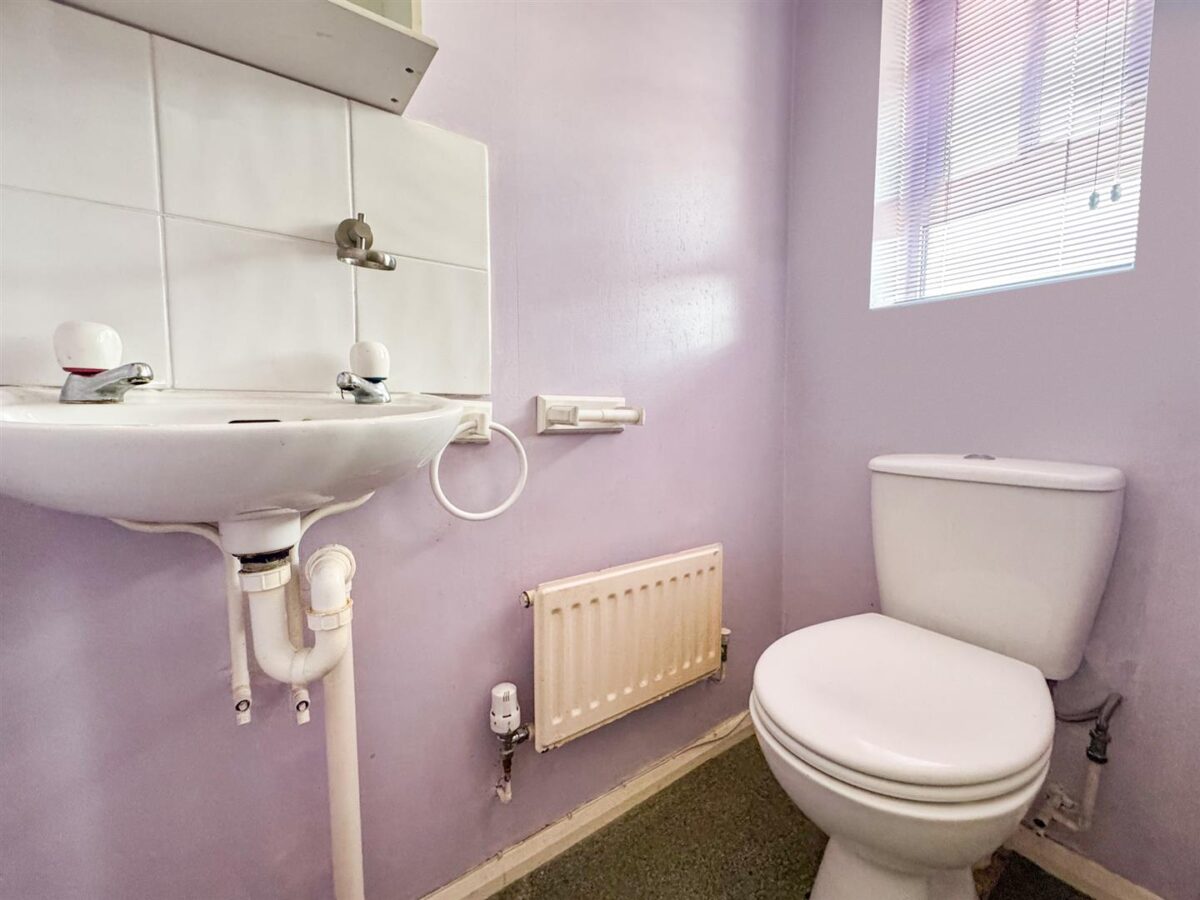 Tay Close, Corby