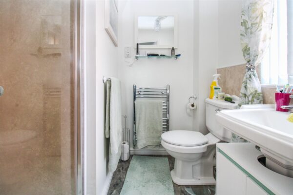 Fieldfare Close, Corby