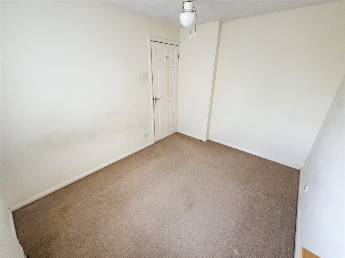 Tay Close, Corby