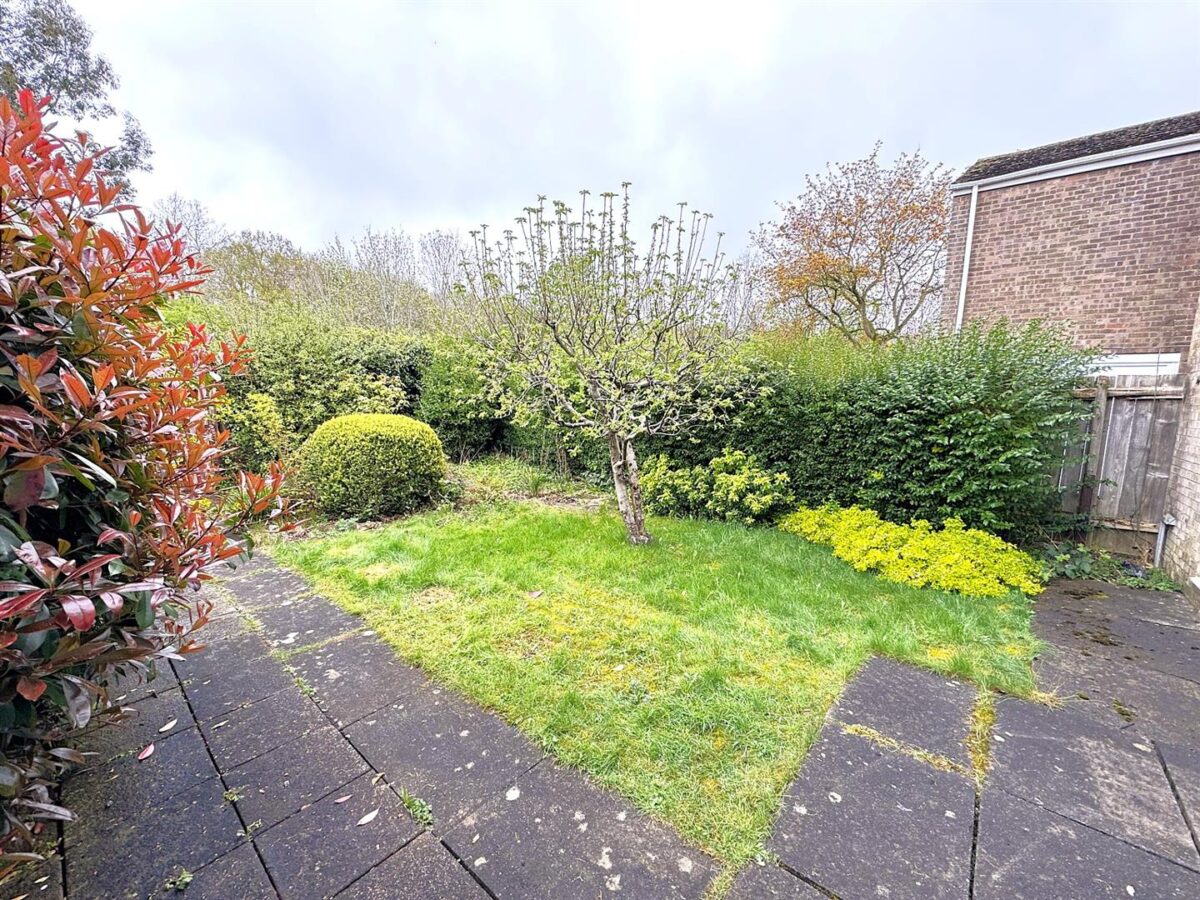 Greig Walk, Corby