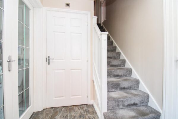 Fieldfare Close, Corby