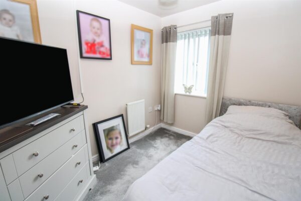 Fieldfare Close, Corby