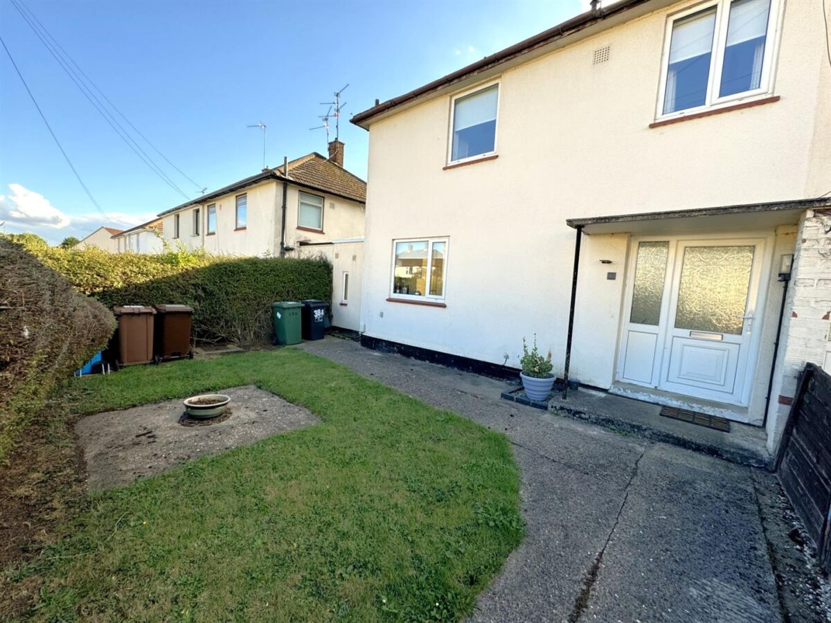Willow Brook Road, Corby