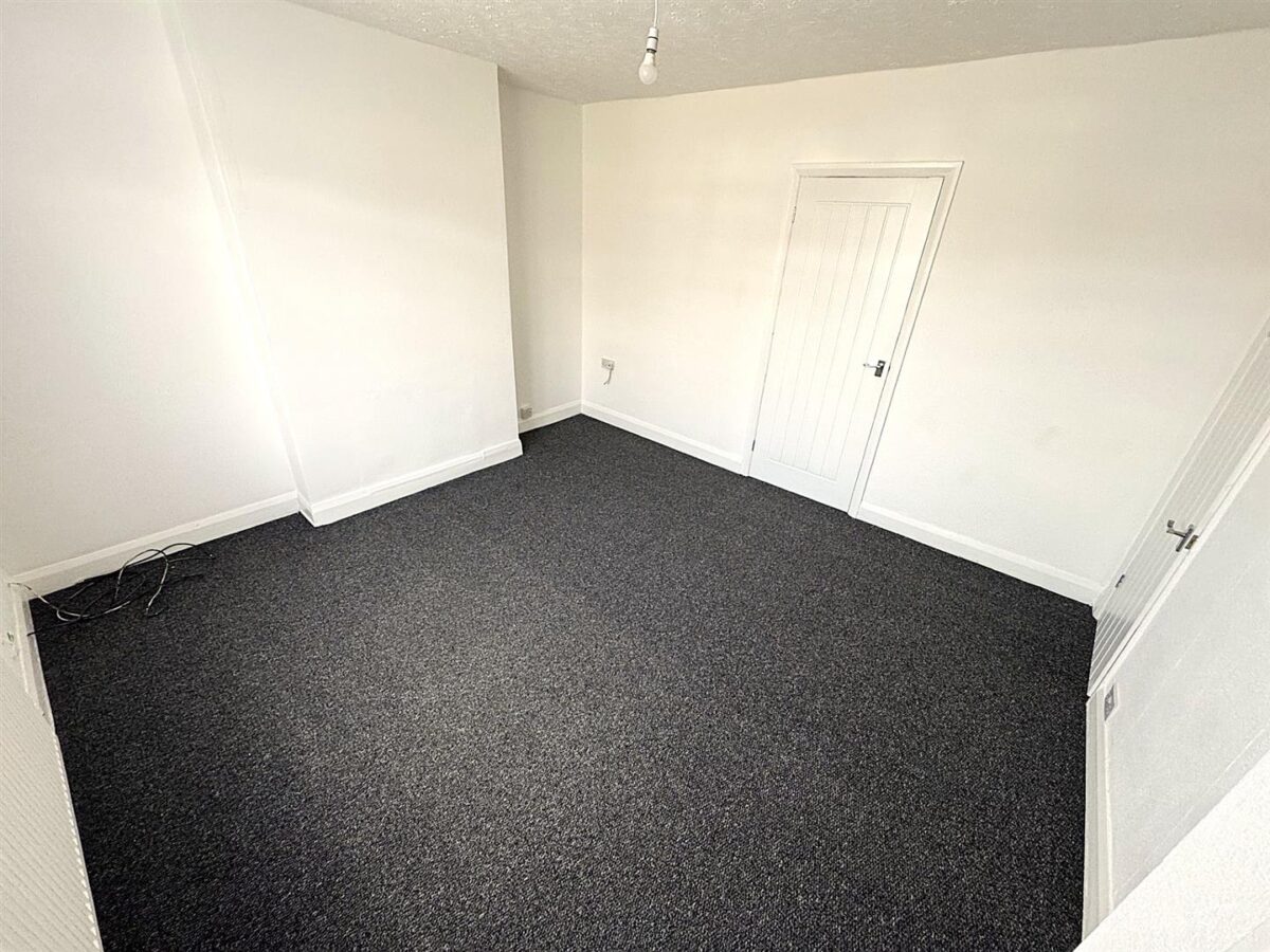 Springfield Grove, Corby