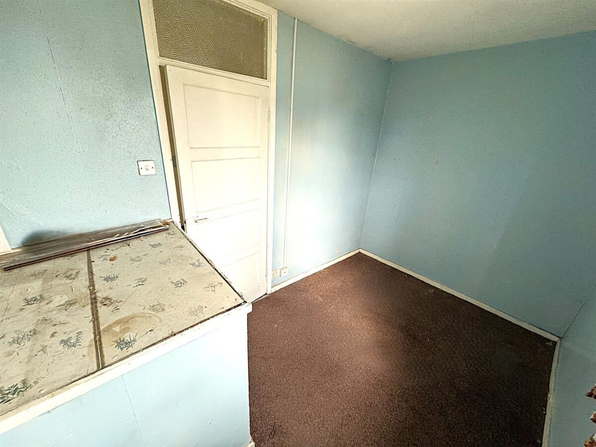 Willow Brook Road, Corby