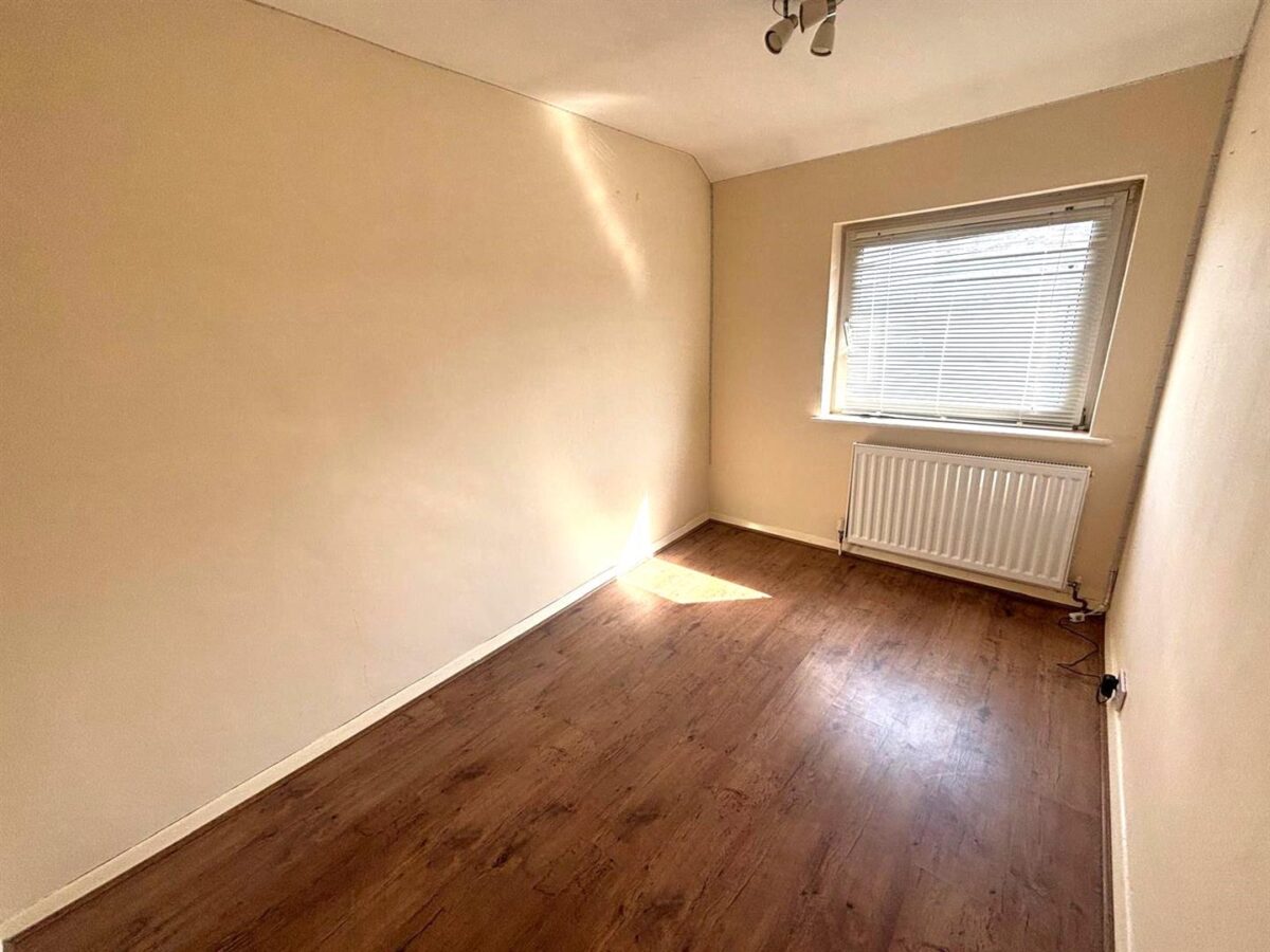 Shire Road, Corby