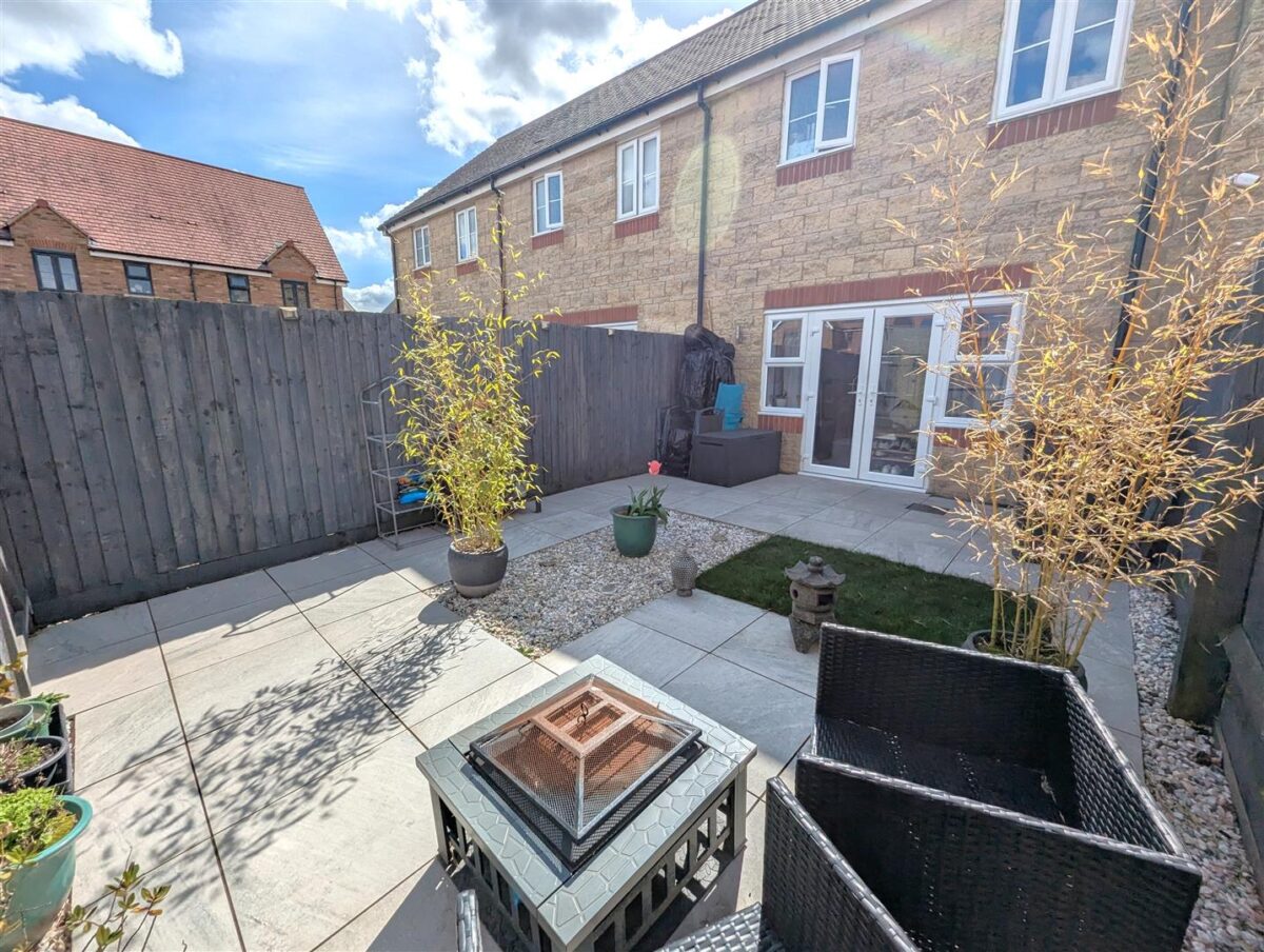 Woburn Close, Corby