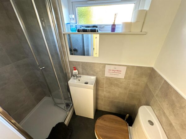 Willow Brook Road, Corby