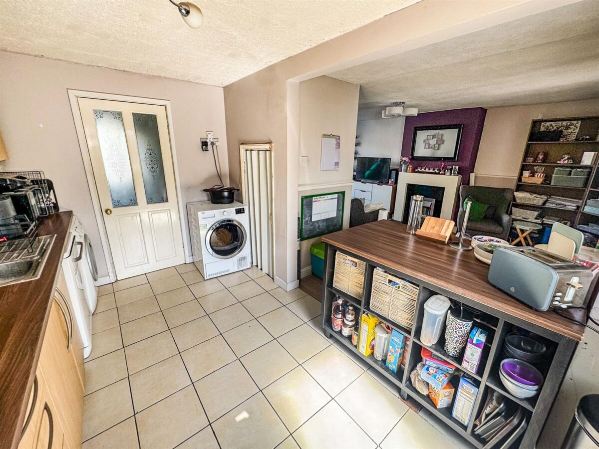 Kingsthorpe Avenue, Corby