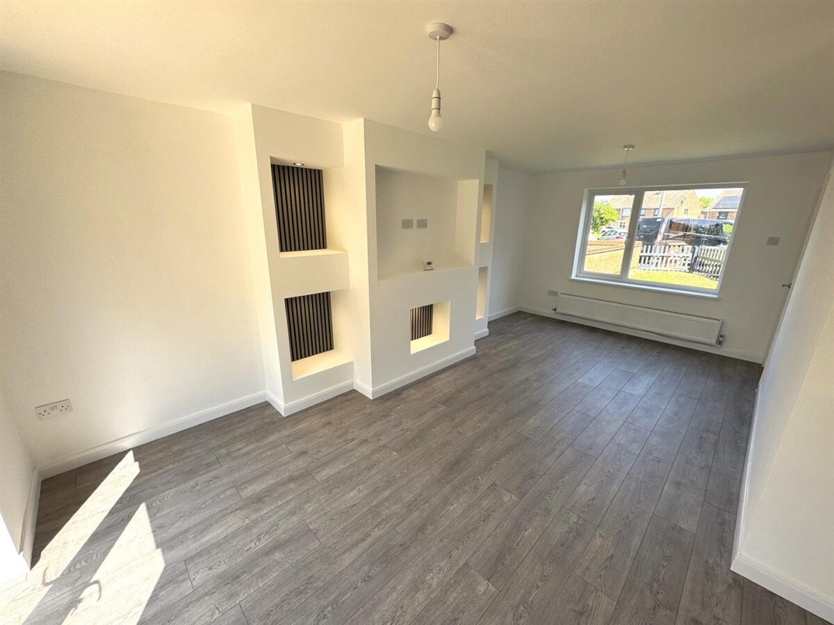 Clovelly Court, Corby