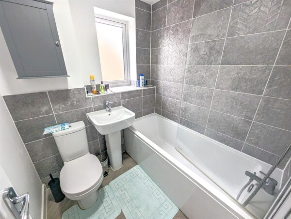 Menzel Road, Weldon, Corby
