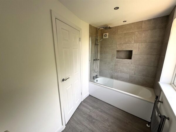 Clovelly Court, Corby