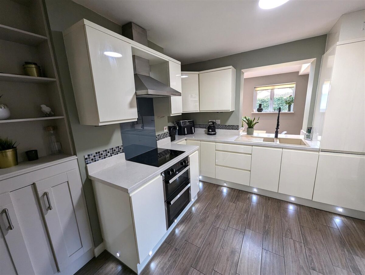 Westfields Road, Corby
