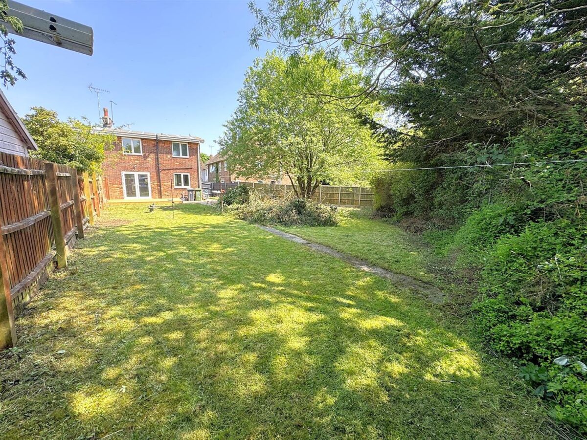 Clovelly Court, Corby
