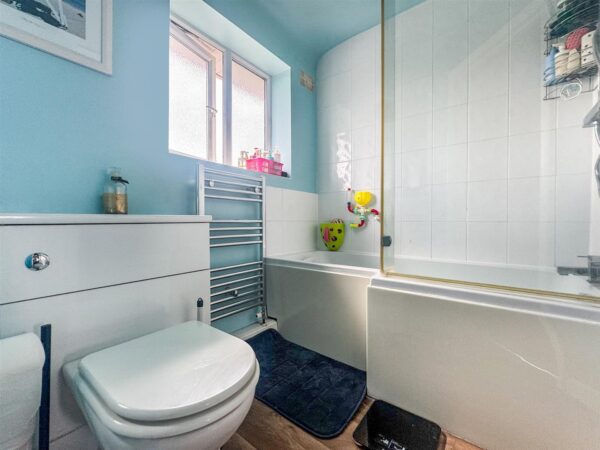 Kingsthorpe Avenue, Corby