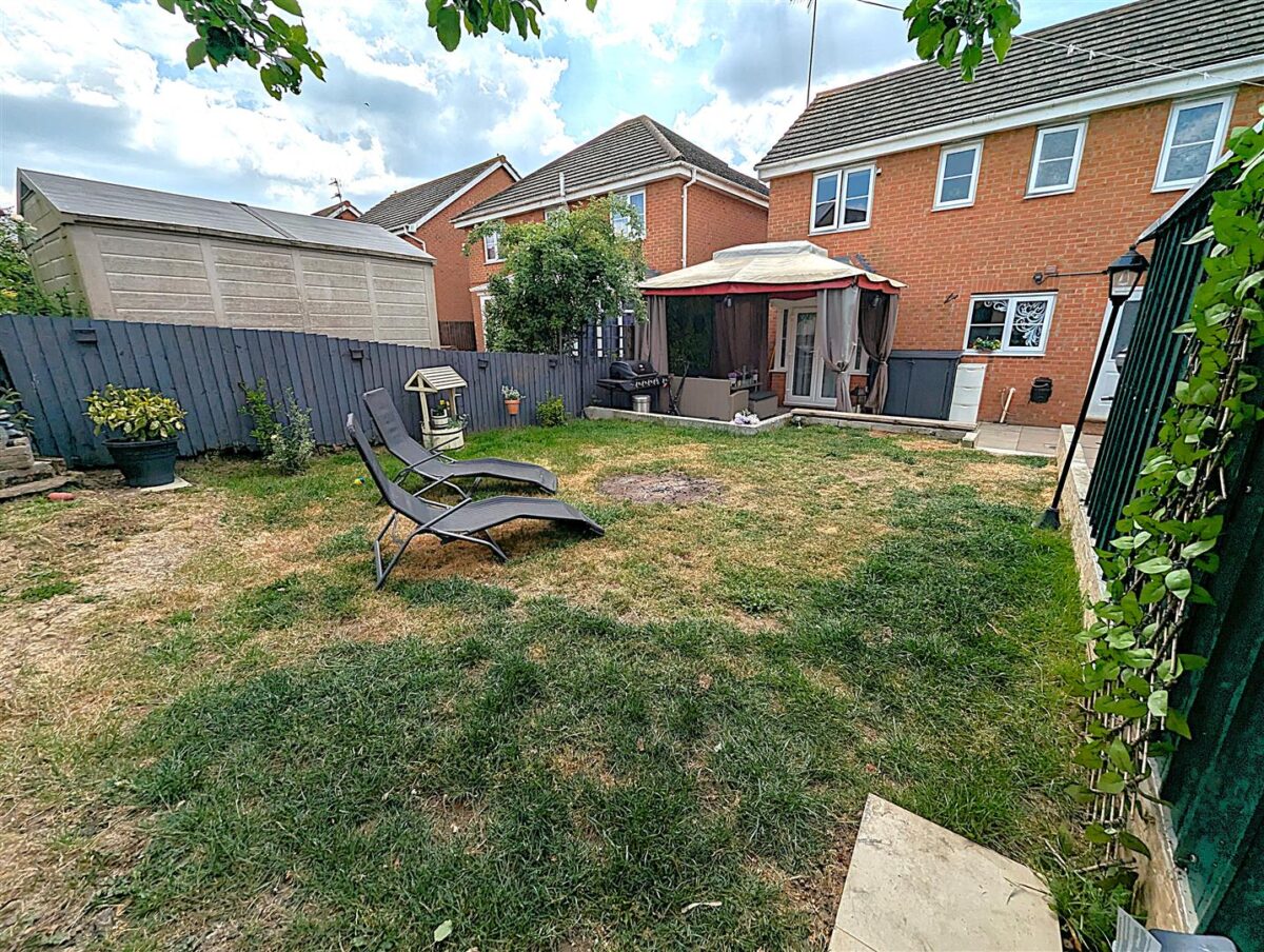 Powys Close, Corby