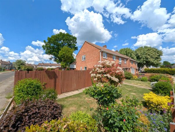 Farmstead Road, Corby