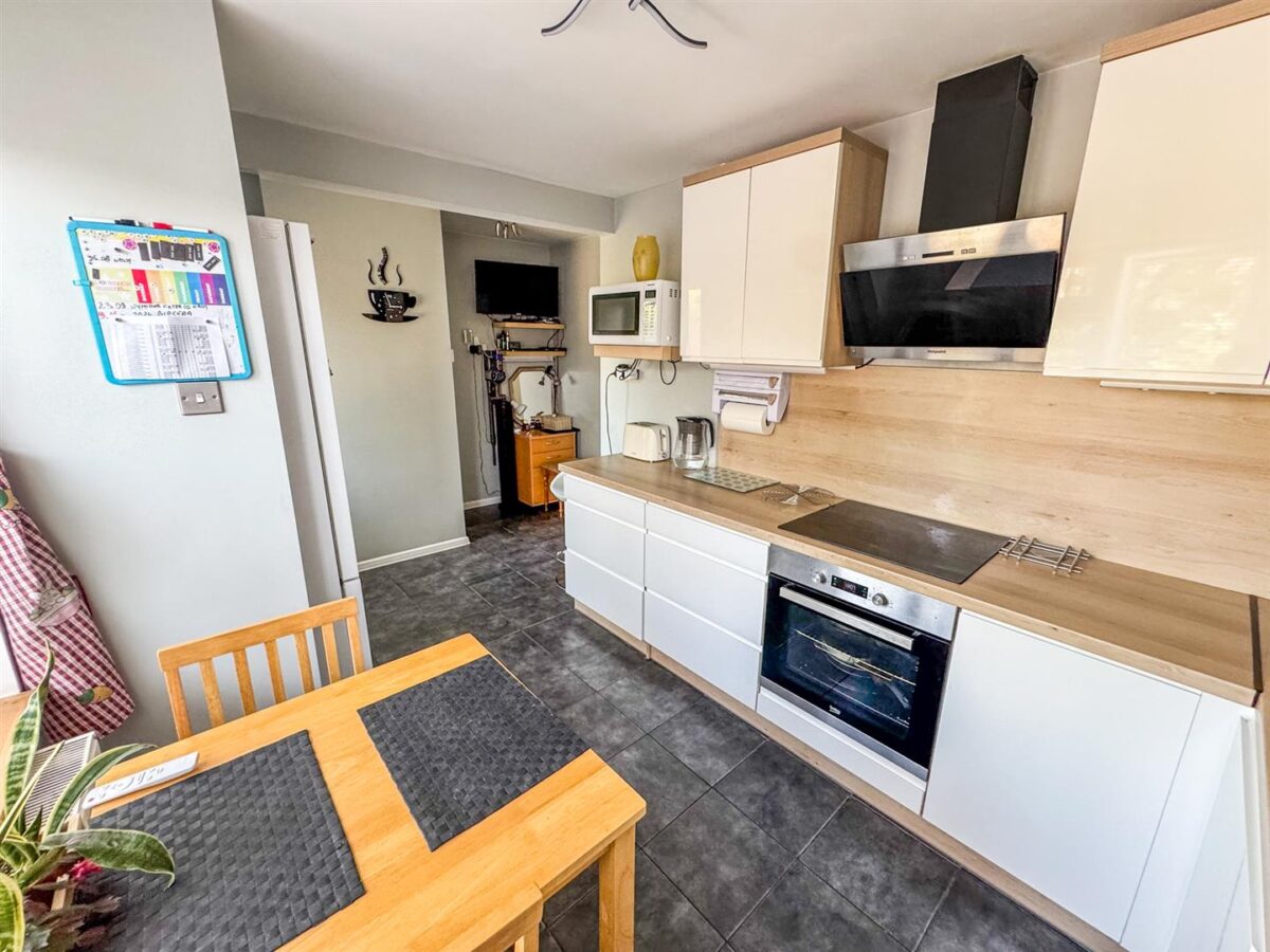 Blake Road, Corby