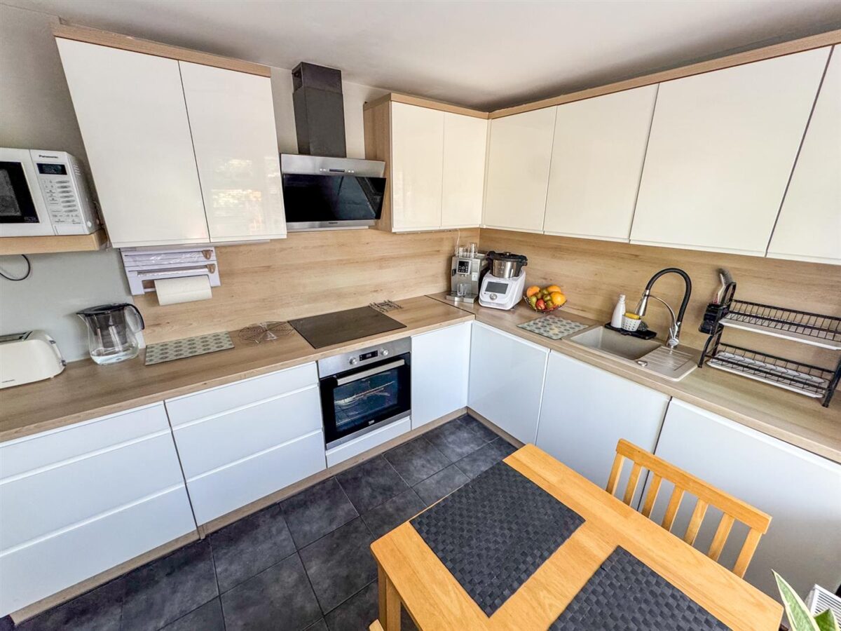 Blake Road, Corby
