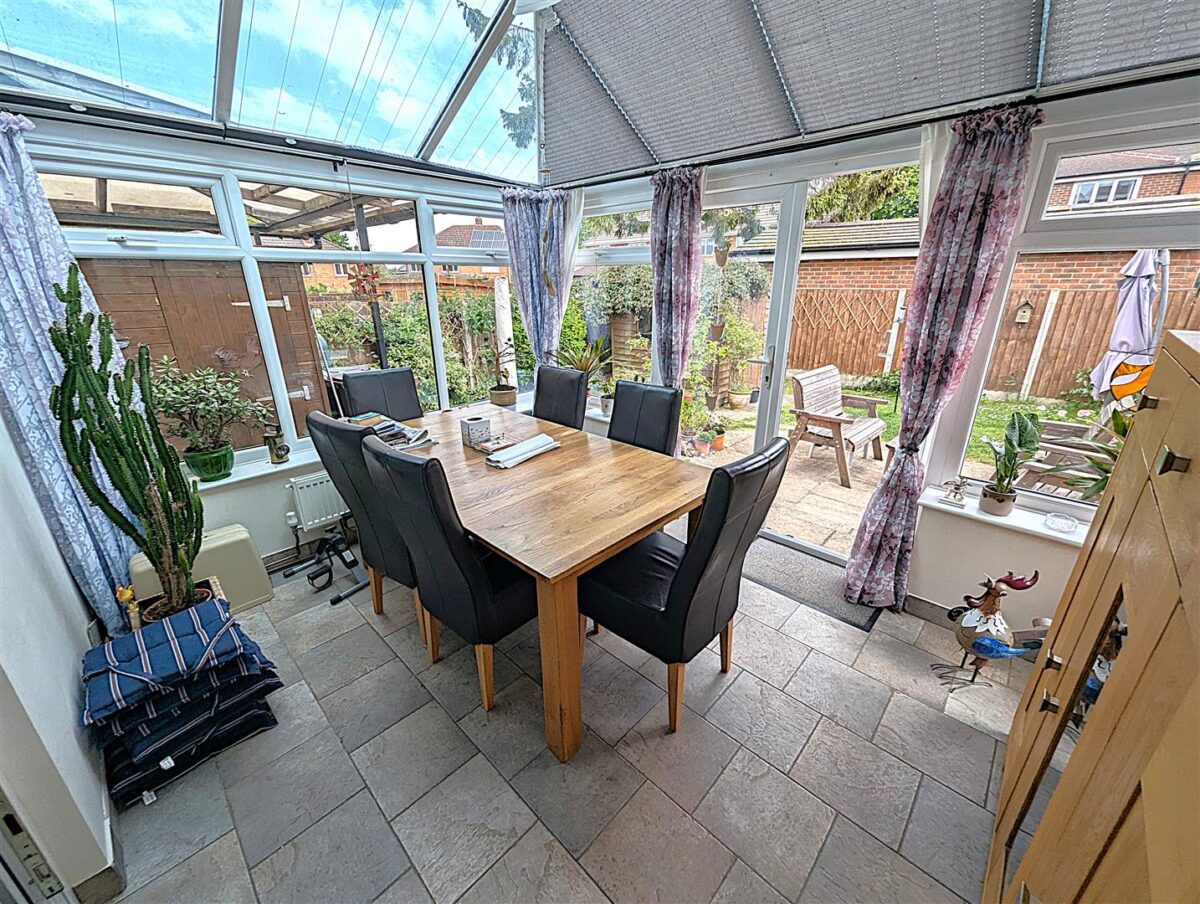 Springfield Grove, Corby