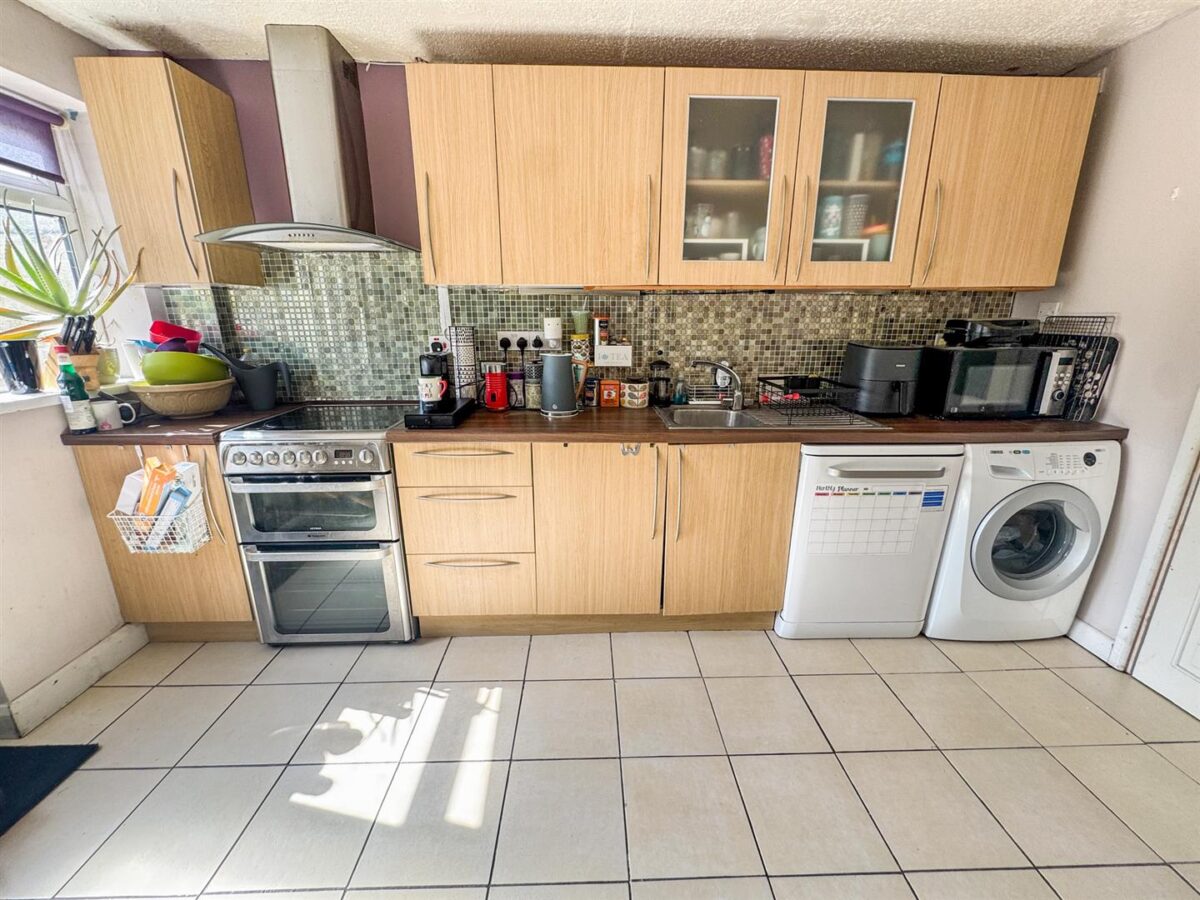 Kingsthorpe Avenue, Corby