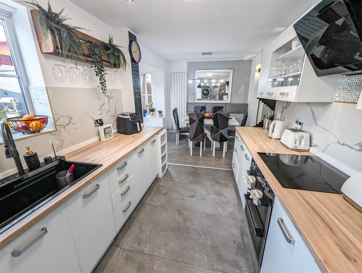 Powys Close, Corby