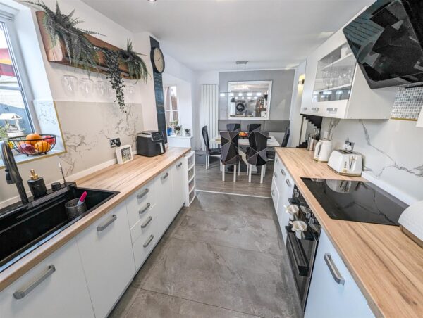 Powys Close, Corby