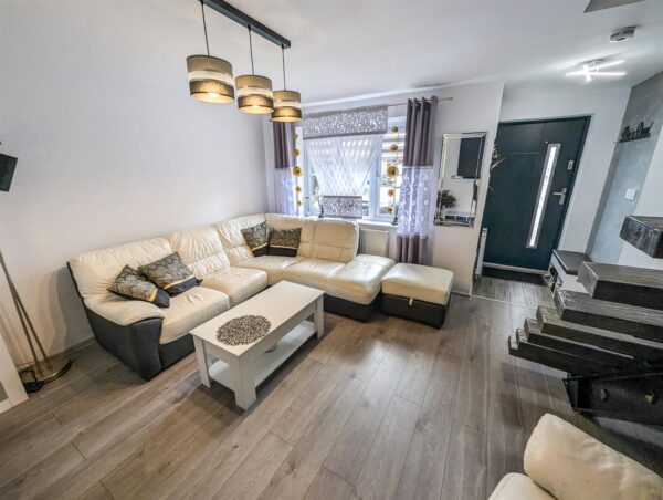 Powys Close, Corby