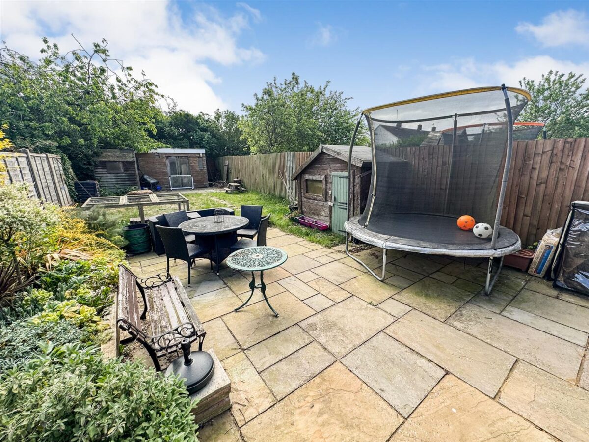 Kingsthorpe Avenue, Corby