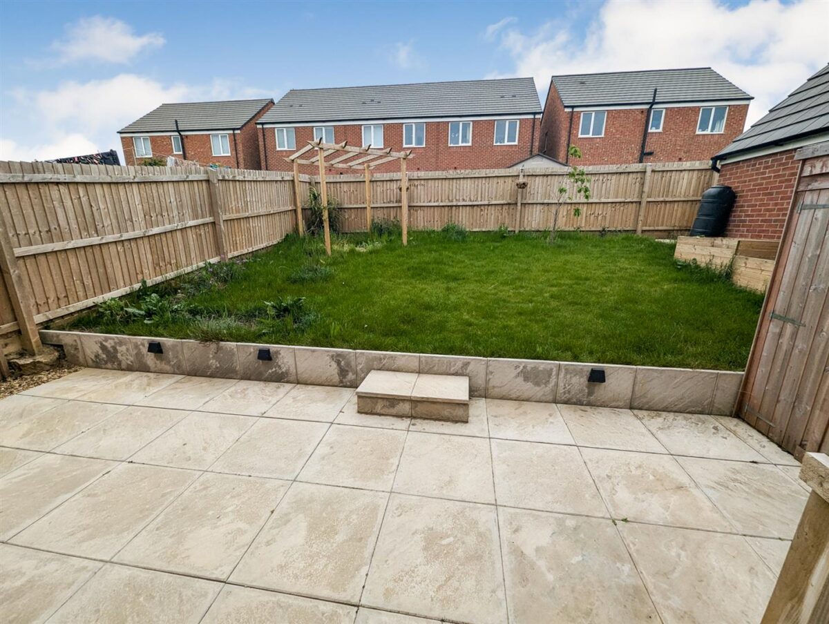 Menzel Road, Weldon, Corby