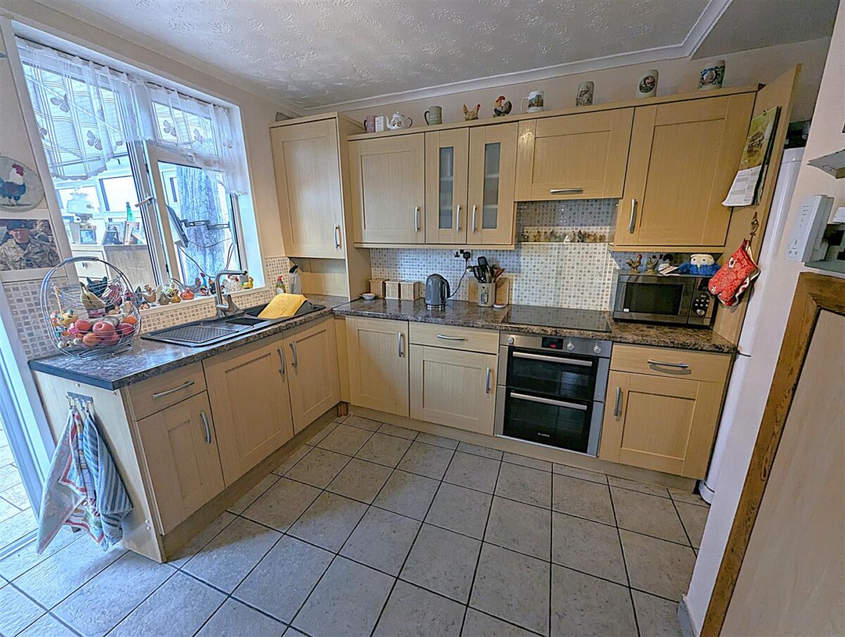 Springfield Grove, Corby