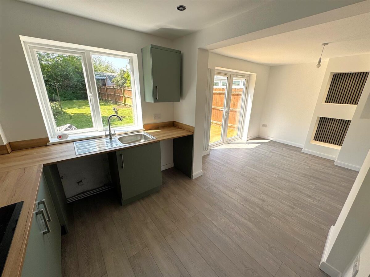 Clovelly Court, Corby