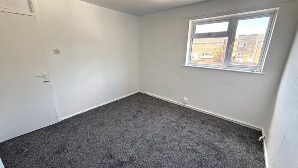 Grieg Walk, Corby