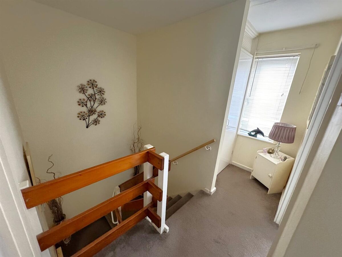 Kensington Walk, Corby