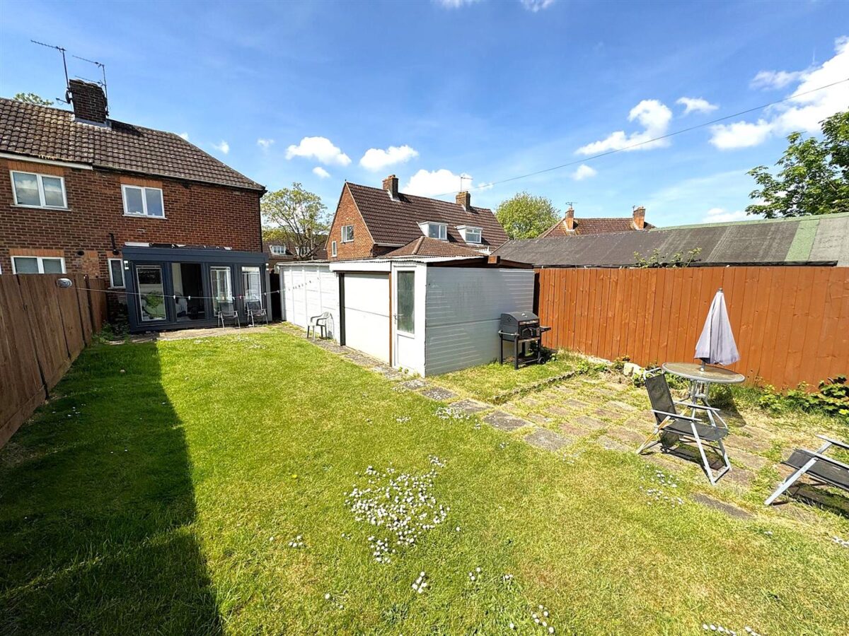 Westfields Road, Corby