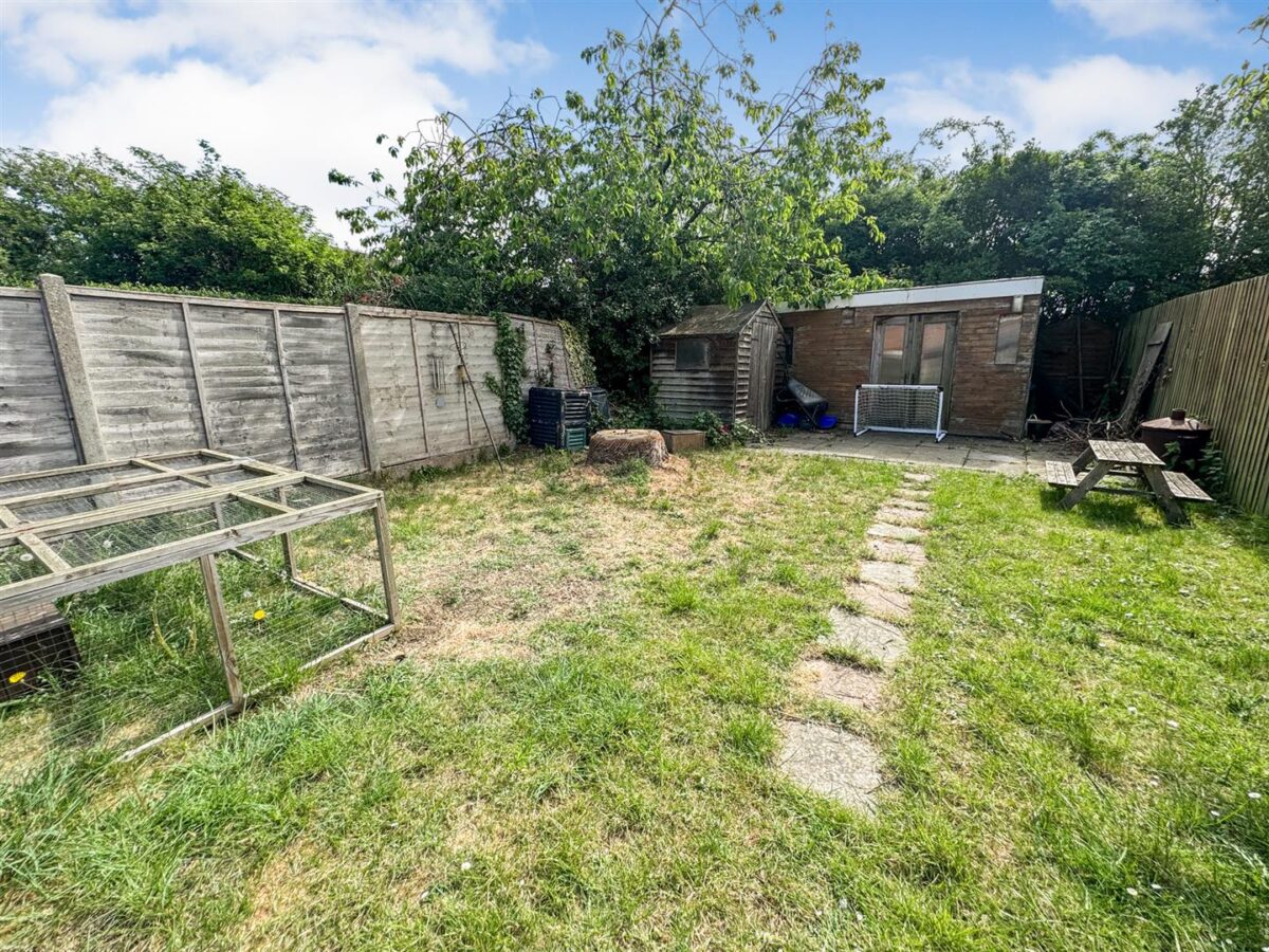 Kingsthorpe Avenue, Corby